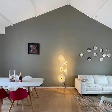 Magenta Mama - Comfort & Charm In Carre D'or - Near *