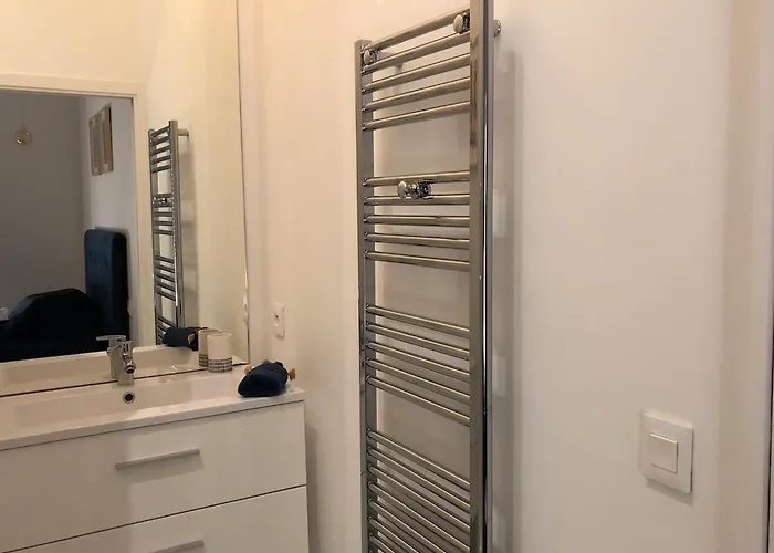 Magenta Mama - Comfort & Charm In Carre D'or - Near Νίκαια