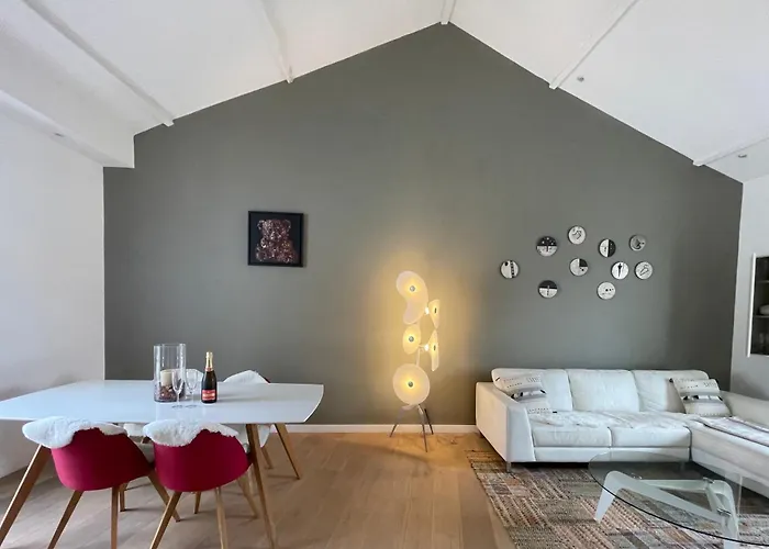 Magenta Mama - Comfort & Charm In Carre D'or - Near *