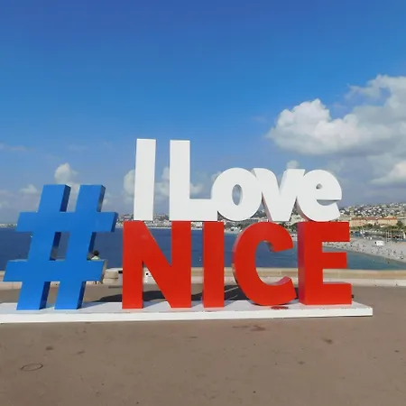 Magenta Mama - Comfort & Charm In Carre D'or - Near 尼斯